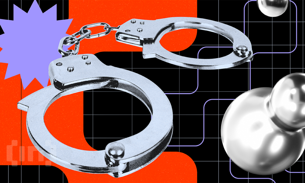 Bic arrest handcuffs negative 3.png